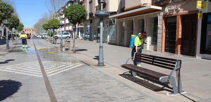 El Ayuntamiento de Alcázar de San Juan refuerza los servicios de limpieza en la zona centro