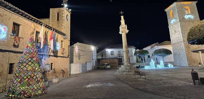 Fuentenovilla celebra una década impulsando sus compras navideñas con los «Cinco Reyes Magos»