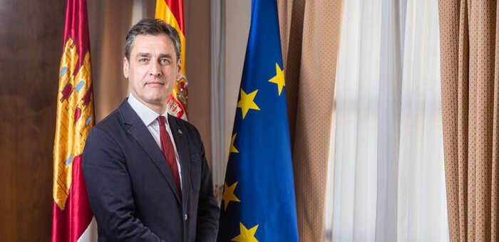 Tierraseca rinde tributo, en el Día de la Constitución, a la generación que la hizo posible y hoy más sufre la pandemia