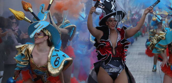 El Carnaval de Manzanares 2025 arranca con desfiles, comparsas y bailes bajo la amenaza de lluvia