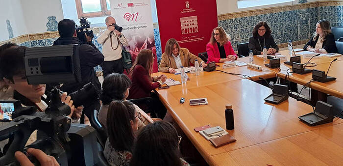 La brecha salarial de género en Castilla-La Mancha se mantiene en el 15% pese a los avances normativos