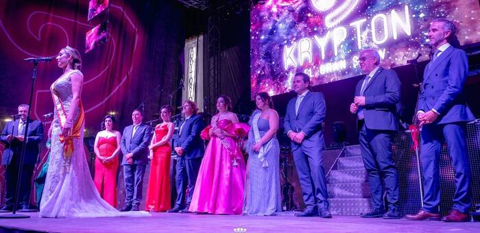 Pozuelo de Calatrava corona a Cyntia Medina como Reina de sus Fiestas en una velada histórica con más de 500 asistentes