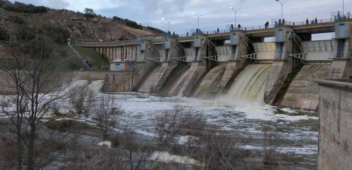 La presa de Torre de Abraham abre sus compuertas por primera vez en trece años tras las intensas lluvias