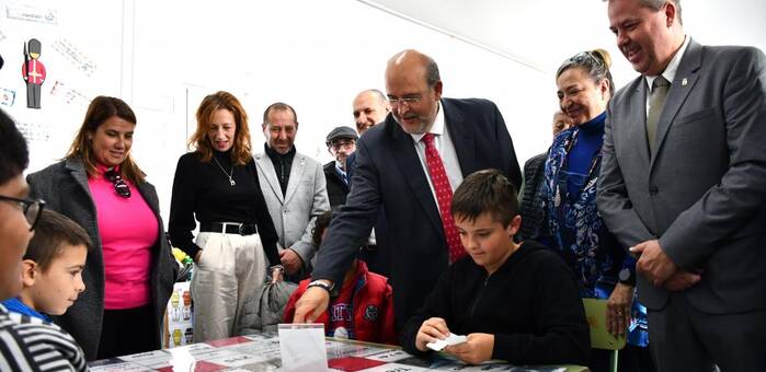 Castilla-La Mancha invierte 1,8 millones en la digitalización de la escuela rural con 4.600 dispositivos tecnológicos