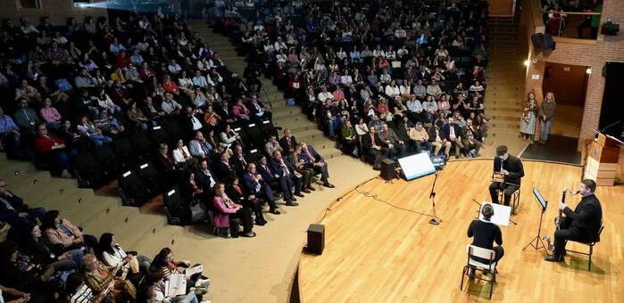 Castilla-La Mancha invierte 1,3 millones en recursos digitales para 500 centros educativos