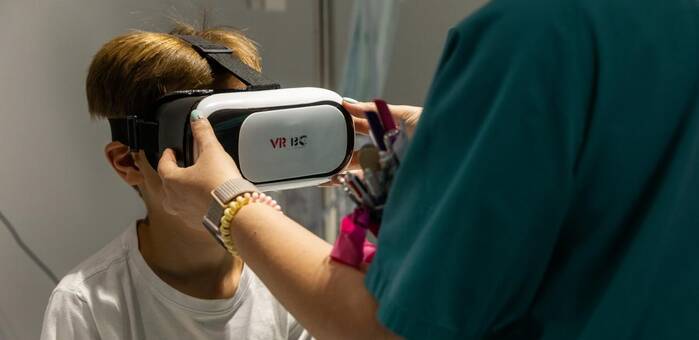 Las gafas de realidad virtual reducen un 97% la ansiedad infantil en urgencias del Hospital de Guadalajara