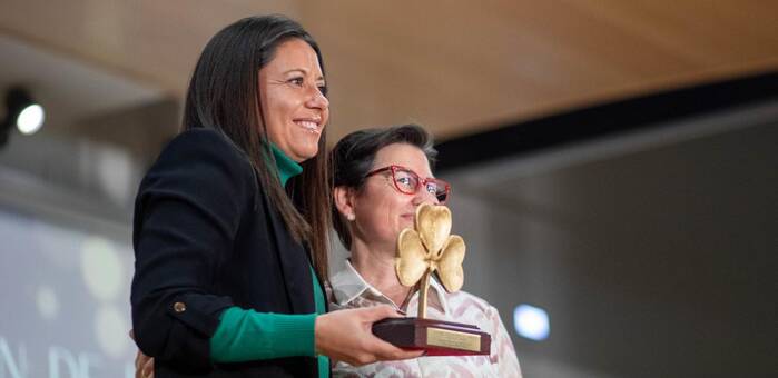 El Gobierno regional recibe la Mención de Honor de APANAS en su 60º aniversario por tres décadas de colaboración