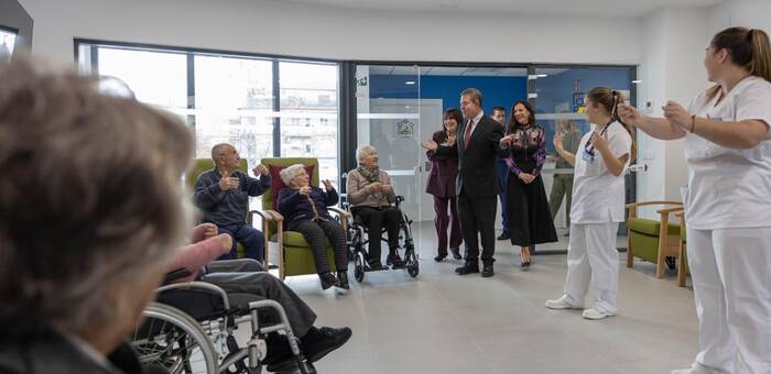 Castilla-La Mancha fortalece su red de residencias con la inauguración de 'La Candelaria' en Elche de Sierra y garantiza financiación hasta 2035