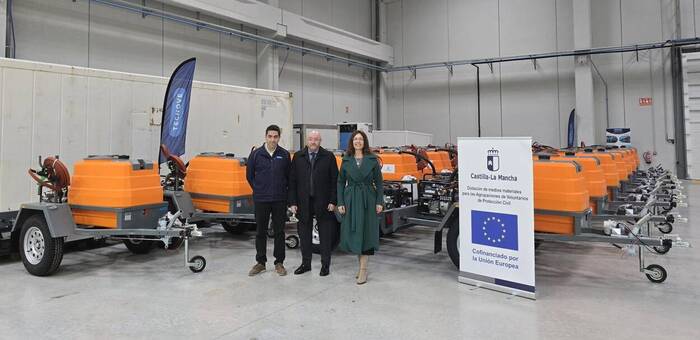 Distribuidos 29 remolques con depósito de agua entre agrupaciones de Protección Civil de la región