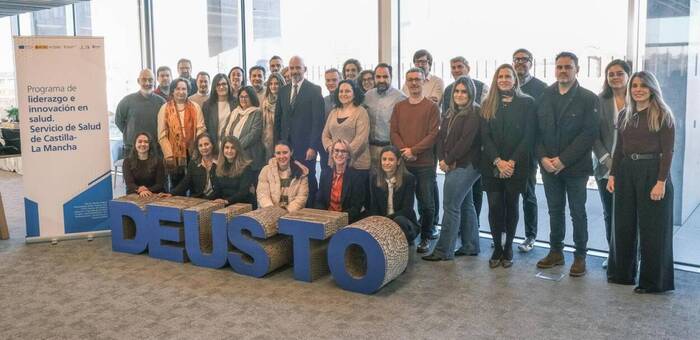 Castilla-La Mancha forma a 30 profesionales sanitarios en liderazgo e innovación con un programa de Deusto Business School