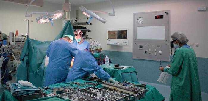 Hellín estrena quirófano de Traumatología tras una reforma integral que mejora la seguridad y precisión en cirugía