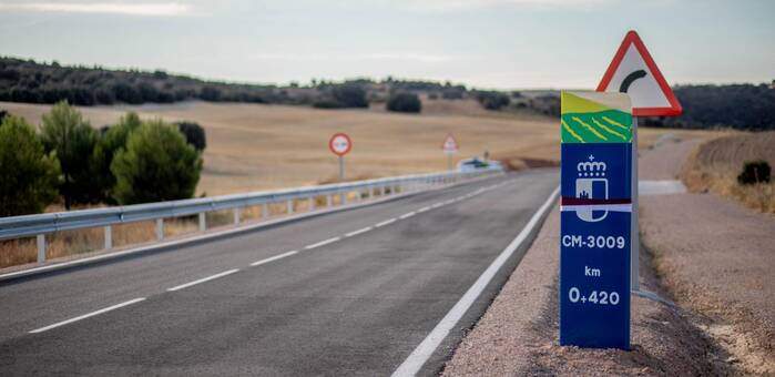 Castilla-La Mancha renovará 68.000 señales verticales en las carreteras hasta junio de 2027