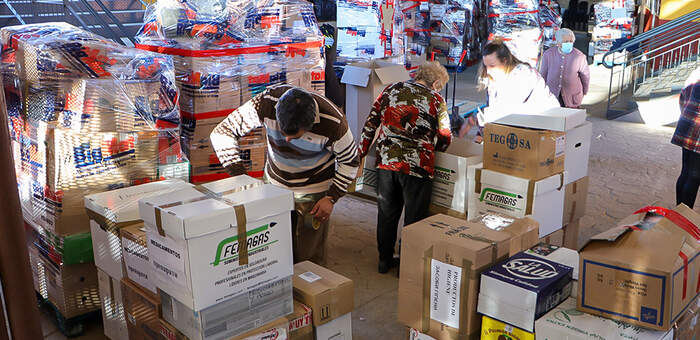 Parte hacia la frontera entre Polonia y Ucrania el primer transporte con varias toneladas de ayuda humanitaria