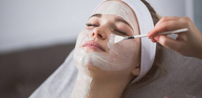 OCU alerta sobre la venta online libre de peelings químicos y rellenos inyectables sin supervisión profesional