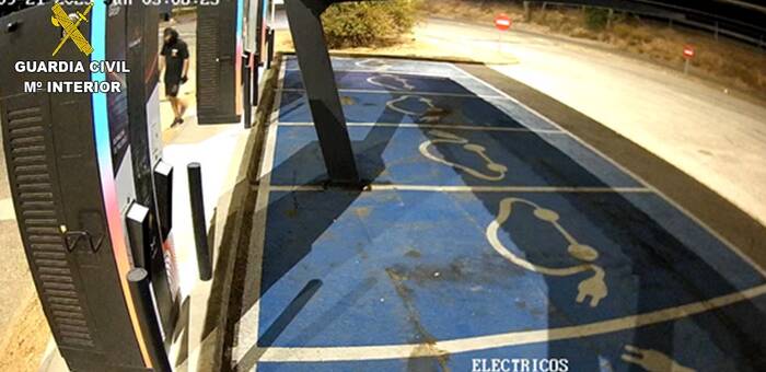 Desmantelada una banda especializada en robo de cableado de cobre en áreas de servicio de la A-4 a su paso por Puerto Lápice