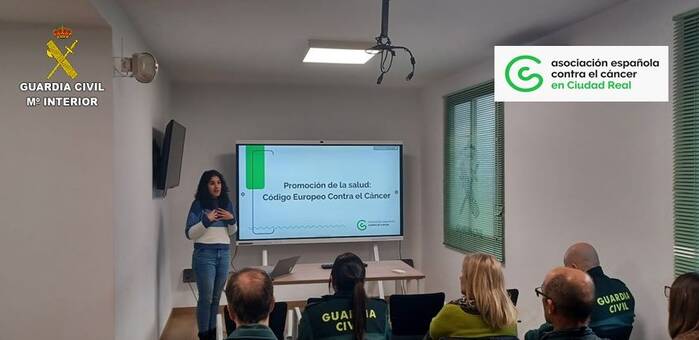 La Guardia Civil de Ciudad Real inicia un ciclo formativo con la AECC para combatir el cáncer