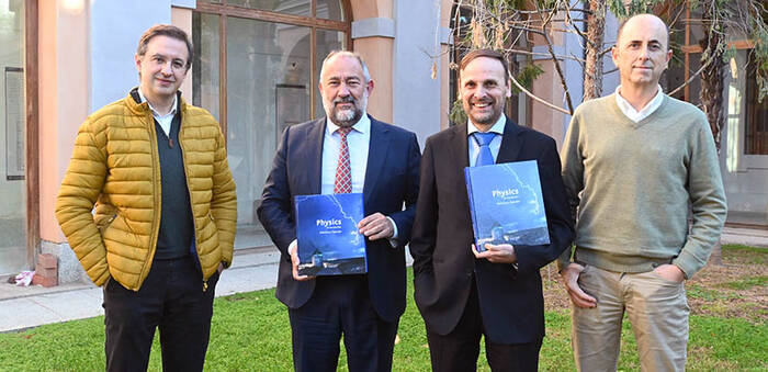 La UCLM presenta un manual de física accesible con enfoque en fenómenos cotidianos y aplicaciones prácticas