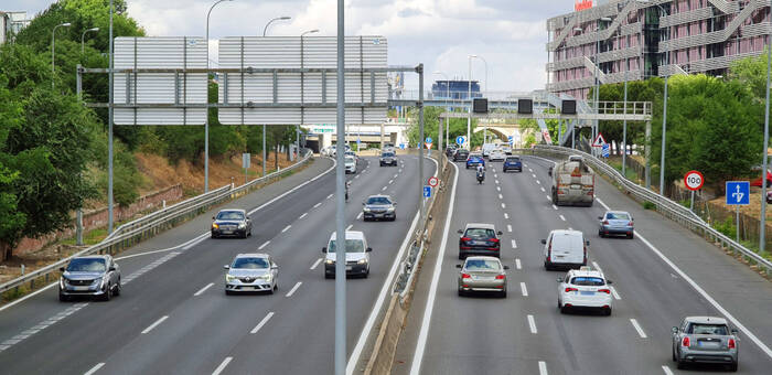 La nueva regulación de tráfico para 2026 priorizará el transporte público y restringirá el acceso de vehículos con un solo ocupante a los carriles VAO