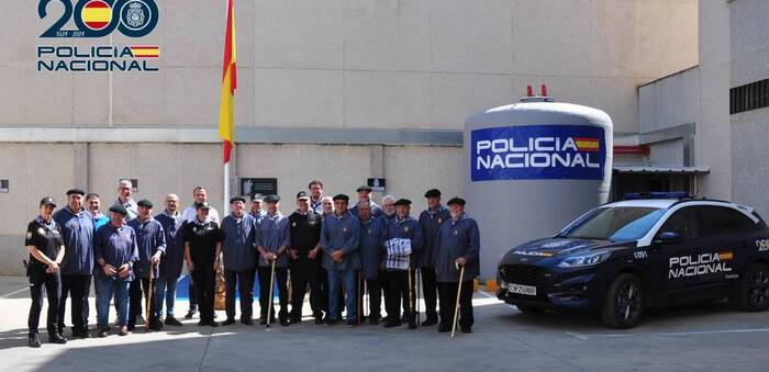 Hermandad de Pandorgos visita la Comisaría Provincial de Ciudad Real en vísperas de los actos centrales de la Pandorga 2025