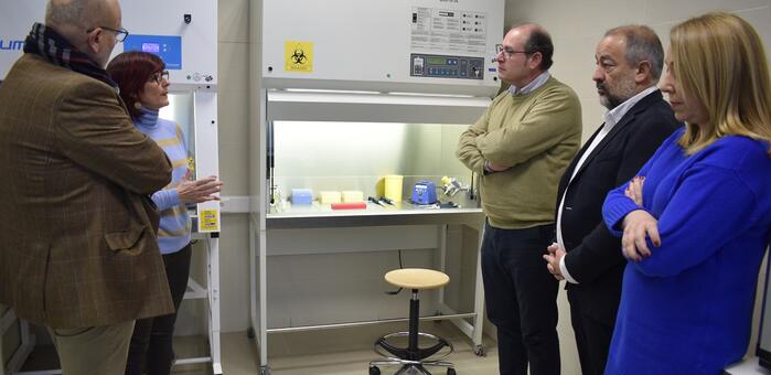 Estudiantes de Biotecnología de la UCLM realizan prácticas en el Laboratorio de Análisis de Agua del Centro Tecnológico de Almansa