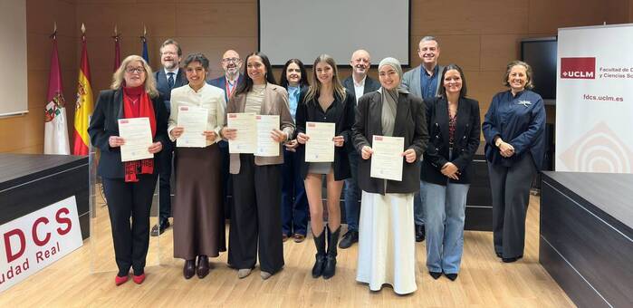 Estudiantes de la Facultad de Derecho de Ciudad Real reciben los premios a los mejores trabajos de fin de grado