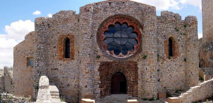 El Gobierno de Castilla-La Mancha busca captar fondos europeos para mejorar la accesibilidad y rehabilitar el uso turístico del Castillo de Calatrava la Nueva