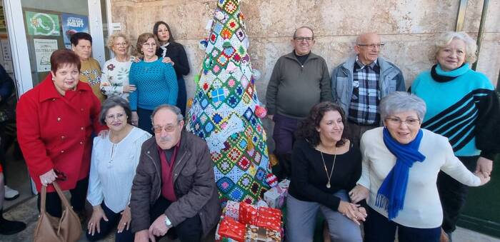 El Centro de Mayores del Lucero de Valdepeñas presenta sus actividades de Navidad contra la soledad