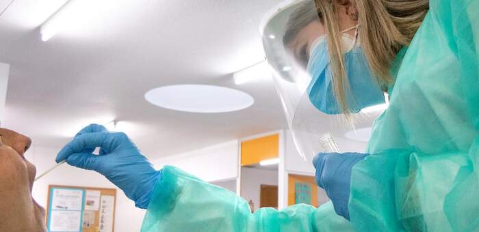 Castilla-La Mancha registró 556 casos por infección de Covid del 24 al 30 de octubre en personas mayores de 60 años