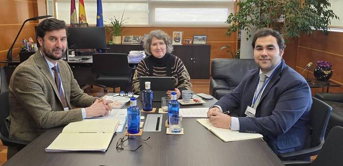 El Gobierno de Castilla-La Mancha analiza con RFEAGAS actuaciones preventivas de incendios forestales a través de la ganadería extensiva y las razas autóctonas