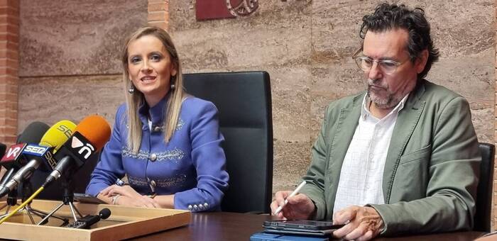 El madrileño Emilio Sierra, ganador del XLIV Premio Internacional de Poesía ‘Juan Alcaide’