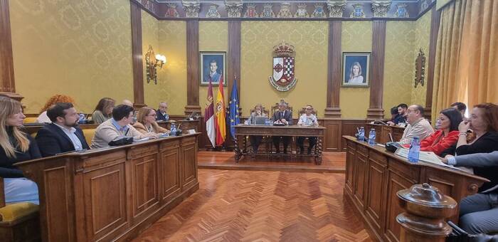 El Pleno de Valdepeñas aprueba crear un Reglamento de Organización y Funcionamiento Municipal