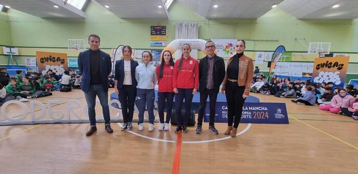 ‘Somos poderosas’ congrega a más de 300 alumnos en Valdepeñas para potenciar el deporte femenino