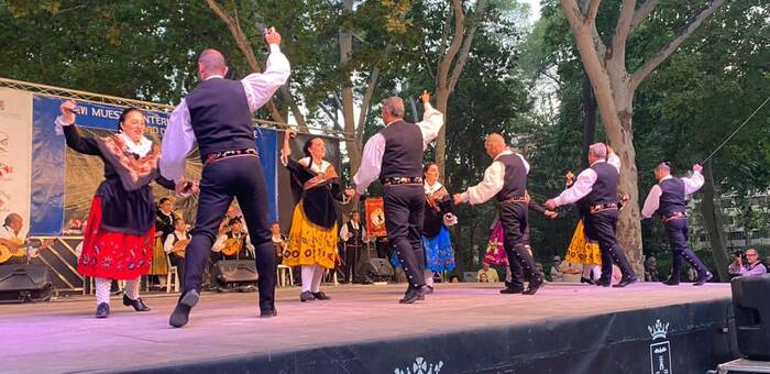 Elena Serrallé destaca la "enorme proyección exterior y la riqueza cultural" de la XXXVII Muestra Internacional de Folklore