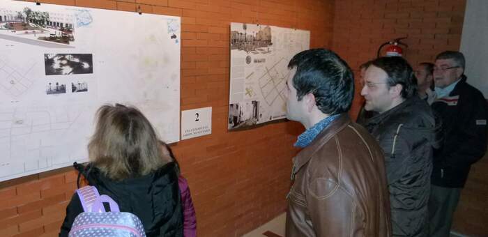Expectación en Manzanares en la exposición del concurso de ideas para la reforma de la plaza y casco histórico