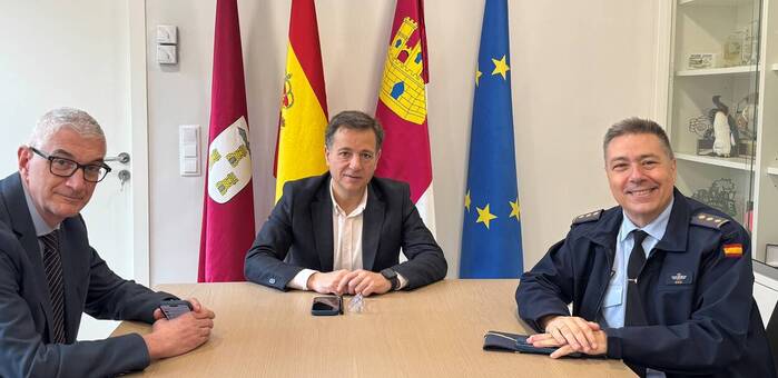 Manuel Serrano ofrece el apoyo del Ayuntamiento a la Jornada BACSI que “abrirá opciones de desarrollo para Albacete gracias a la tecnología aeronáutica”