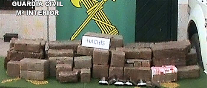 La Guardia Civil incauta más de 90 kilogramos de hachís en la A-4. 