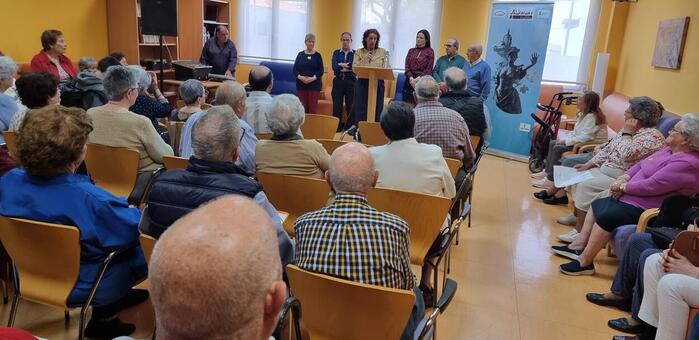 El Centro Municipal de Mayores del Lucero celebra su 17 aniversario abogando por el envejecimiento activo