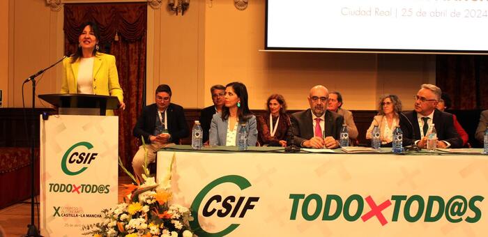 Blanca Fernández pide “complicidad” a CSIF para seguir avanzado en los servicios públicos de la región con una plantilla que cuenta con 13.500 empleados más que en 2015