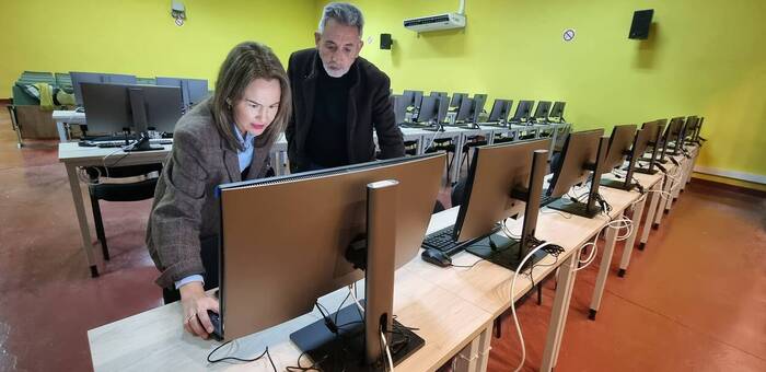 Valdepeñas garantiza su continuidad como sede oficial de pruebas de la DGT creando un aula digital