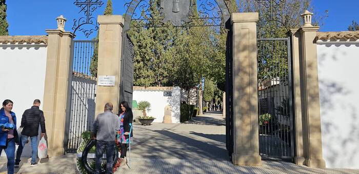 El Ayuntamiento de La Roda refuerza el dispositivo especial del cementerio con motivo de Todos los Santos