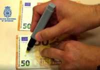 La Policía Nacional advierte de que el uso del rotulador detector de billetes falsos no siempre es efectivo