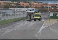 Dos trabajadores evacuados de la empresa Frivall, del grupo Vall Companys, tras sufrir sendos accidentes laborales en plena jornada de huelga