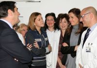 Imagen: María Dolores Cospedal visita el servicio de radiología de Ciudad Real 